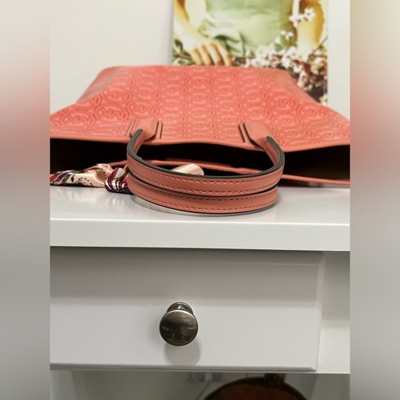 Michael Kors Coated Canvas Handbag Salmon Colored - Picture 8 of 15